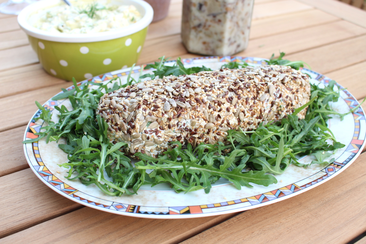 Kaeserolle-mit-Saatenmischung