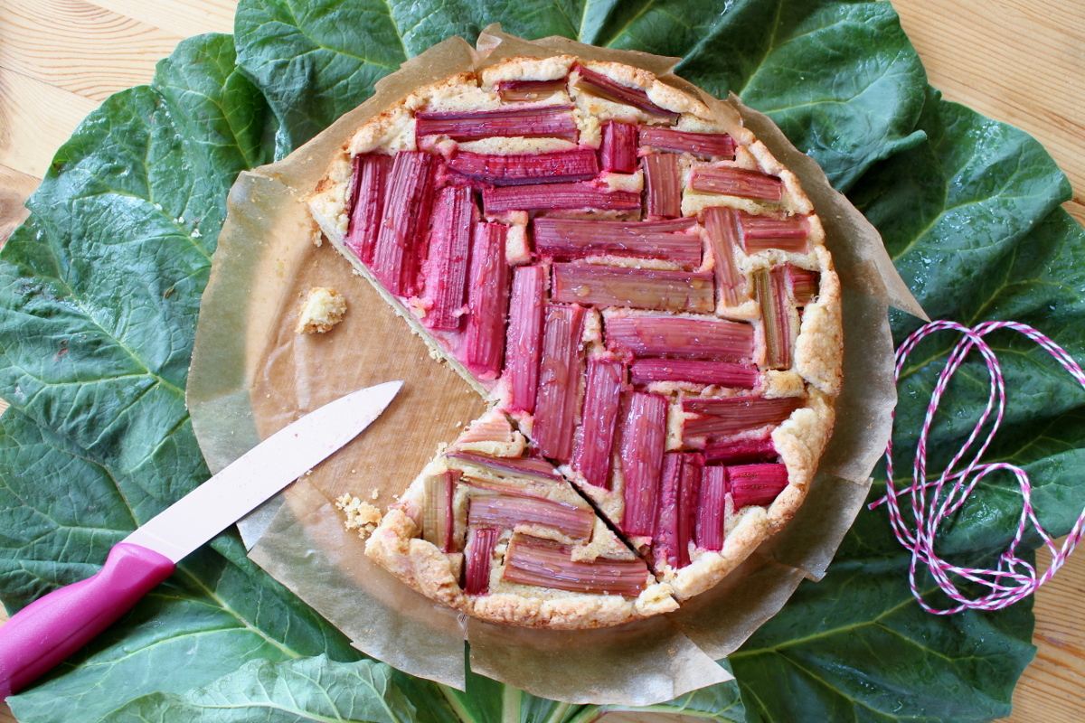 Rhabarberkuchen-mit-Mandelfrangipane18