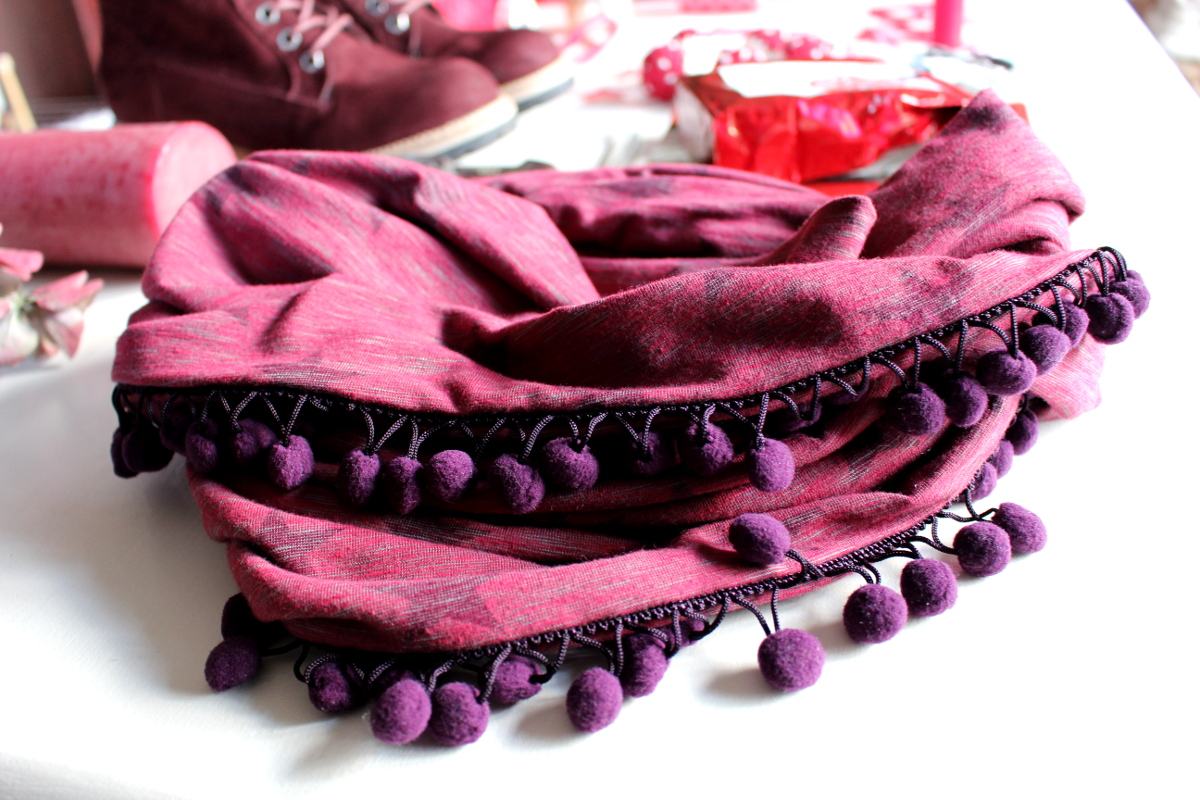 Monatscollage-Loop-Stulpen04