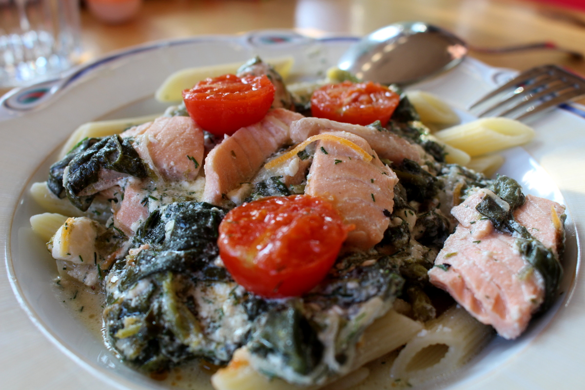 Lachs-Spinat-Ricotta-mitKirschtomaten-Pasta08