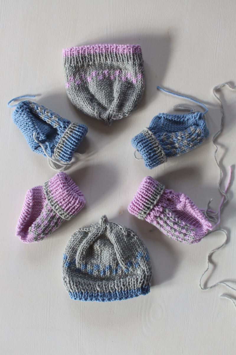 Baby-Mützchen-und-schühchen-gestrickt14