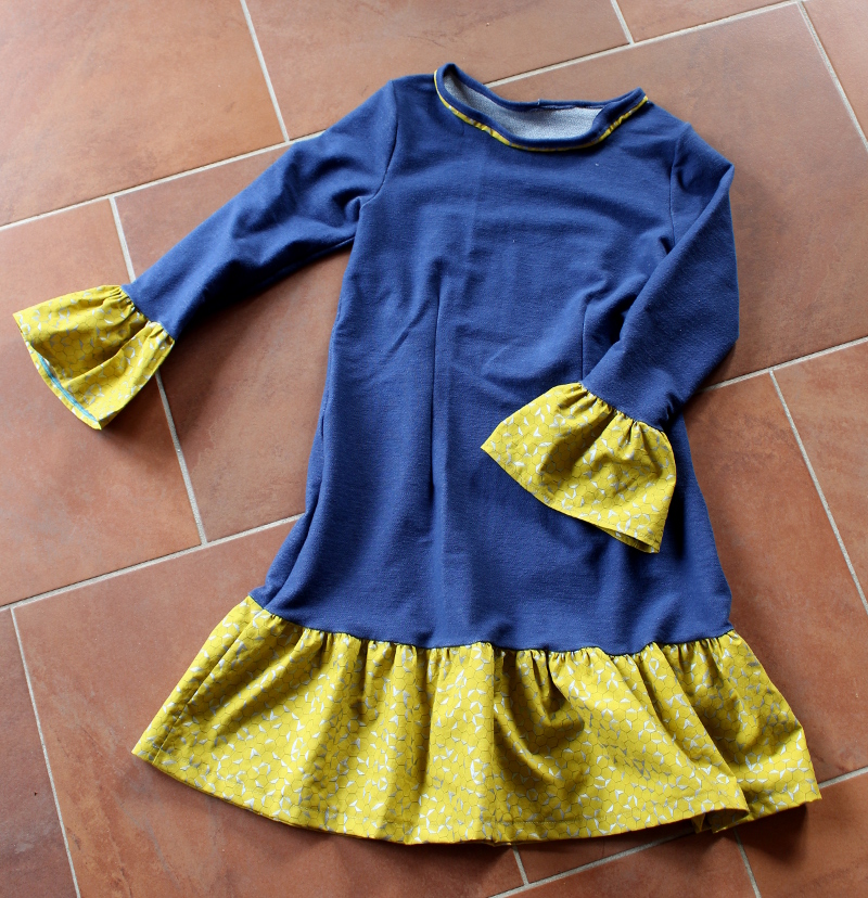 Kleid-selbstgenäht-mit-Rüschen-und-Knopfleiste-Mabinta05