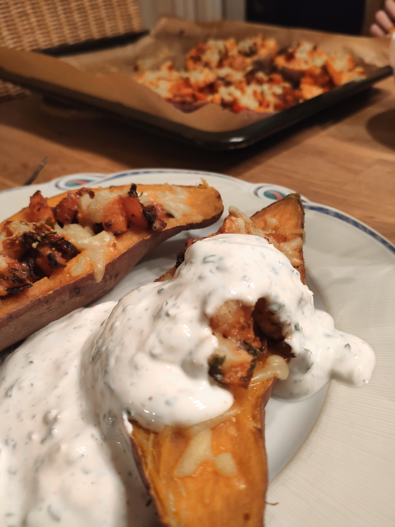 gefüllte_Süßkartoffel_vegan_mit Kräuterjoghurt09