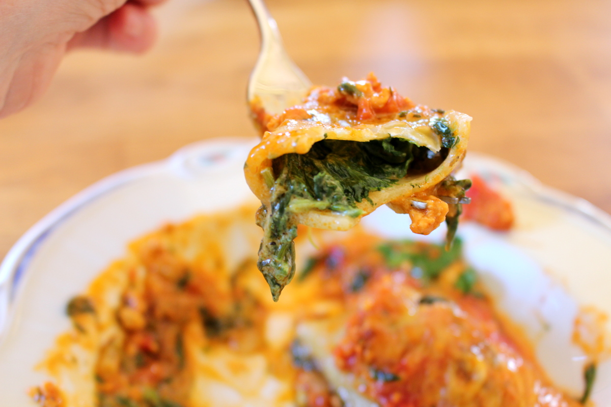 Canelloni_mit_Spinat_gefüllt_in_Tomatensauce_mit_Tofu20