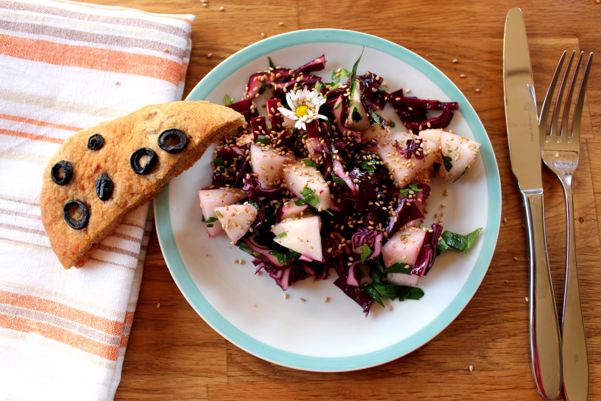 Rotkohl-Melone-Salat_mit_Ingwer-Zitronendressing09