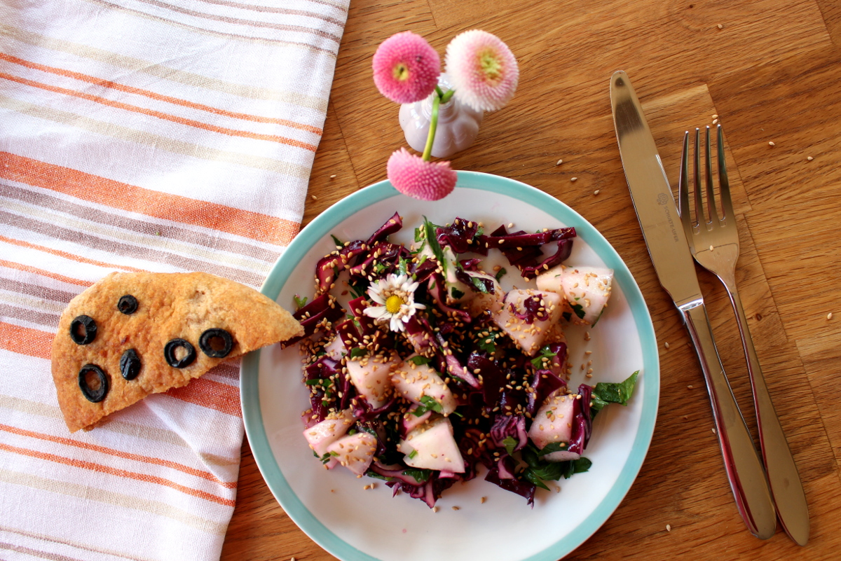 Rotkohl-Melone-Salat_mit_Ingwer-Zitronendressing13
